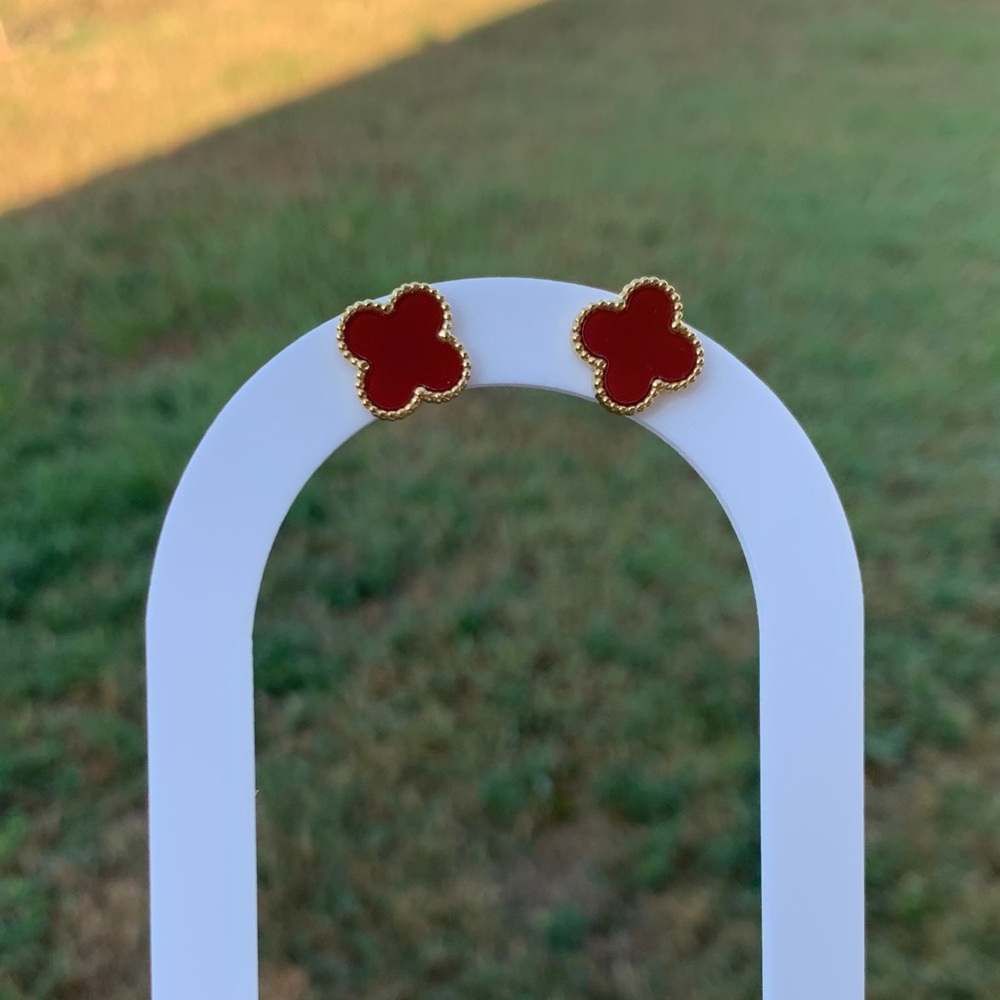 Chic Red Clover Stud Earrings